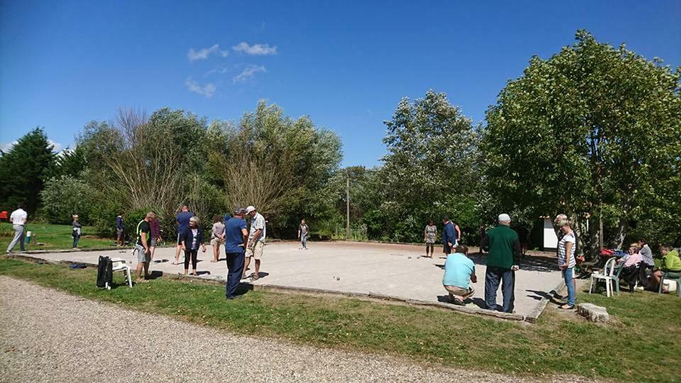 Camping La Garenne De Moncourt Рю Экстерьер фото